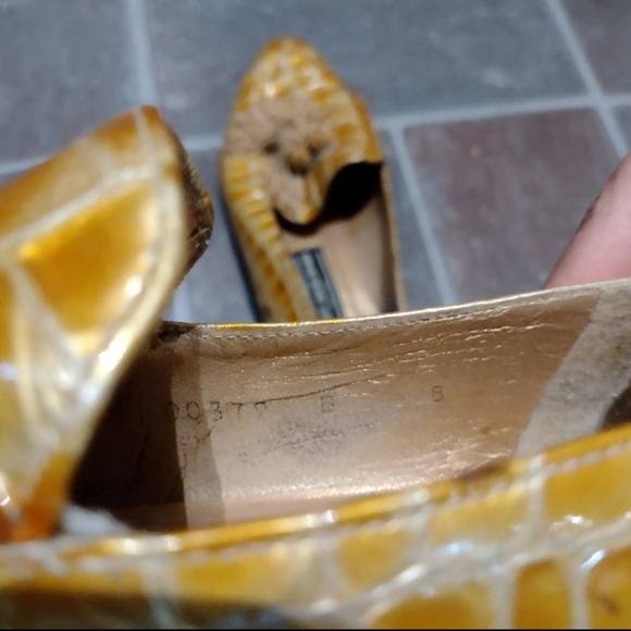 Stuart Weitzman vintgae unique ginger mustard yellow loafer size 8 Y2K - Picture 3 of 3